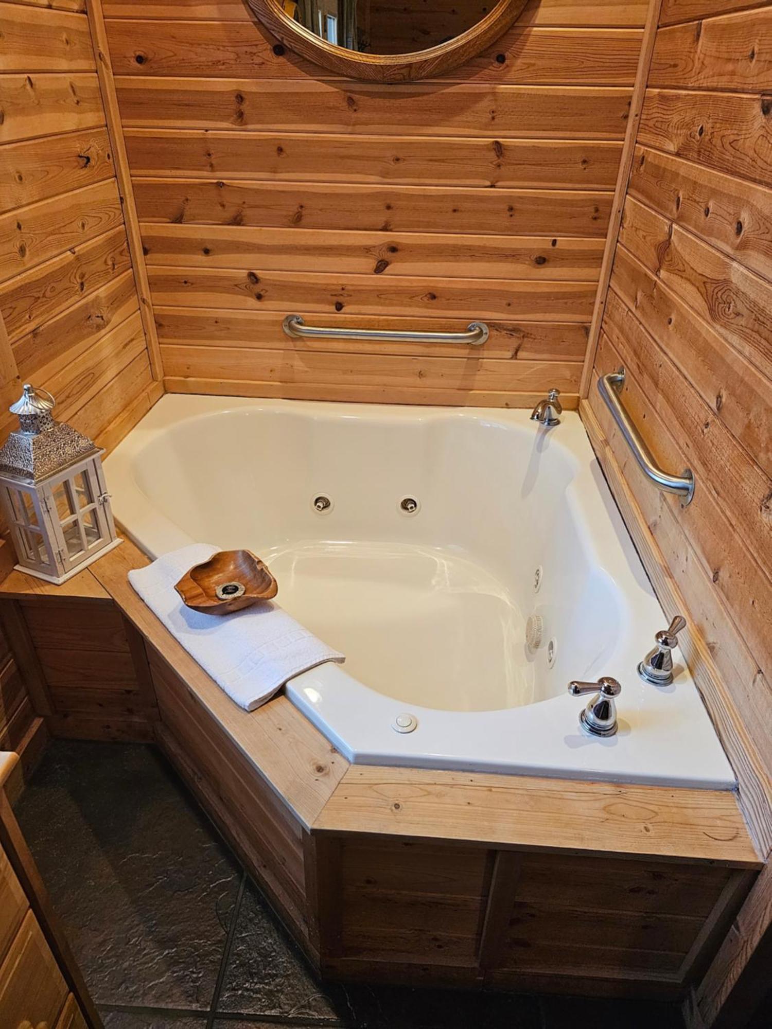 5 Min To Beaver Lake-King Bed-Fire Pit-Jetted Tub #4 Юрика Спрингс Экстерьер фото